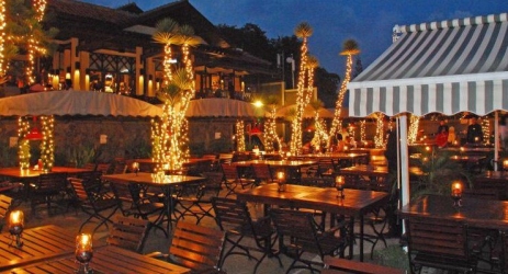 suasana-romantis-di-the-valley-bandung